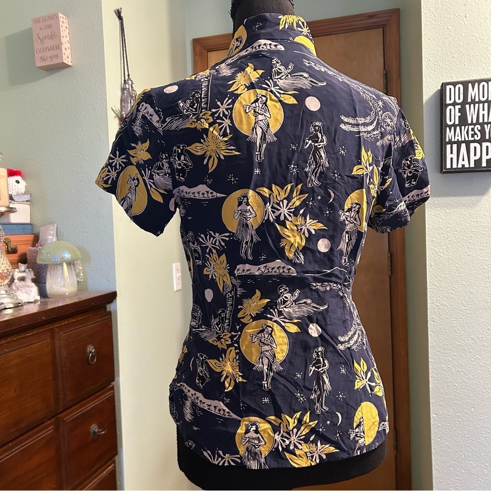 Avanti vintage silk Hawaiian short sleeve blouse hula girl moon size M - Picture 3 of 10